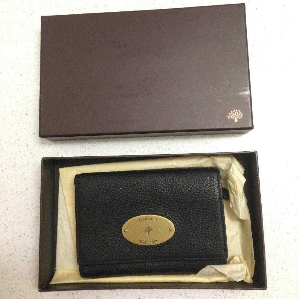 New with Tags and in Box Beautiful Mulberry Designer Wallet